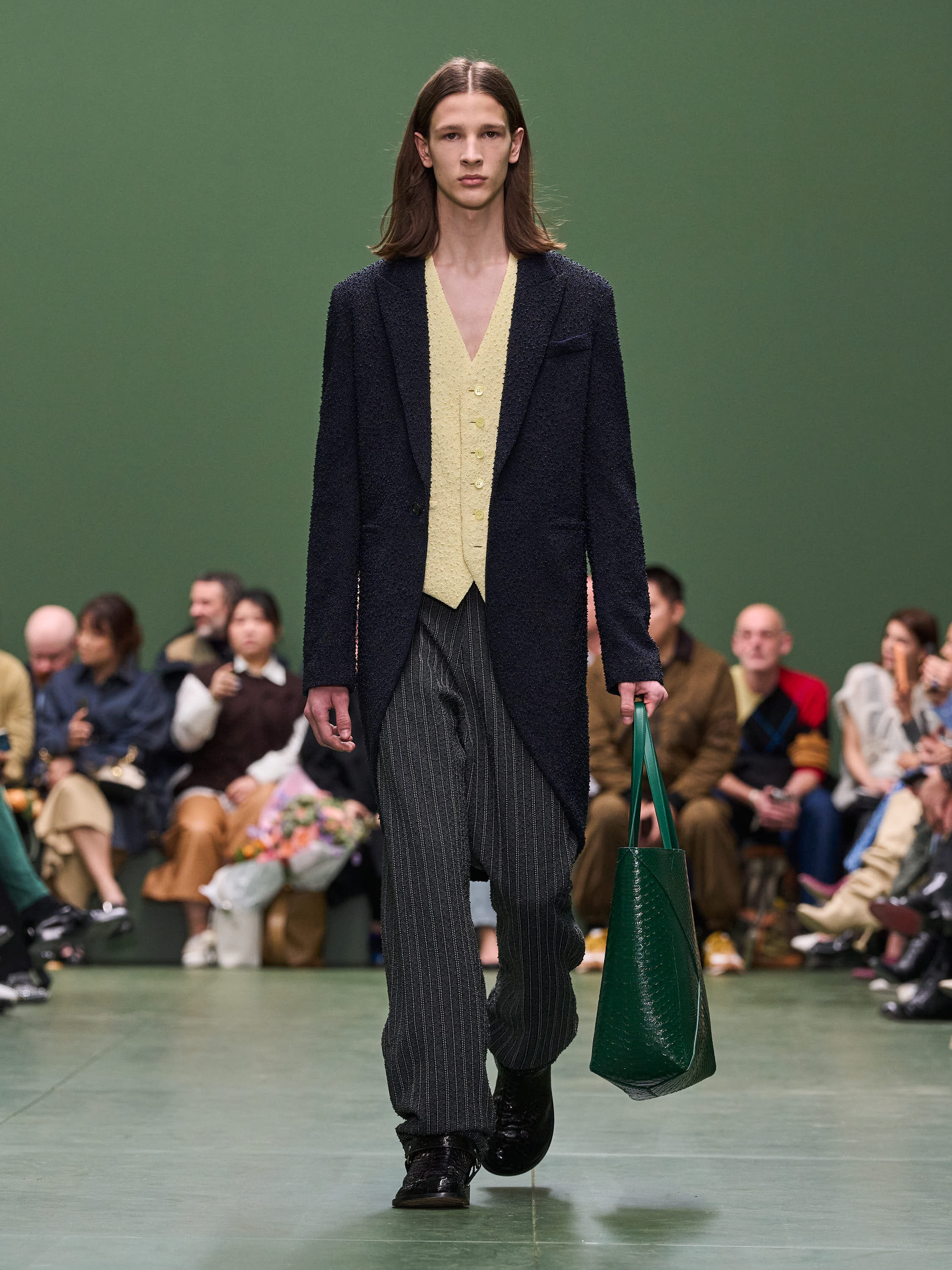 LOEWE_FW24_WW_SHOW_RUNWAY_LOOK